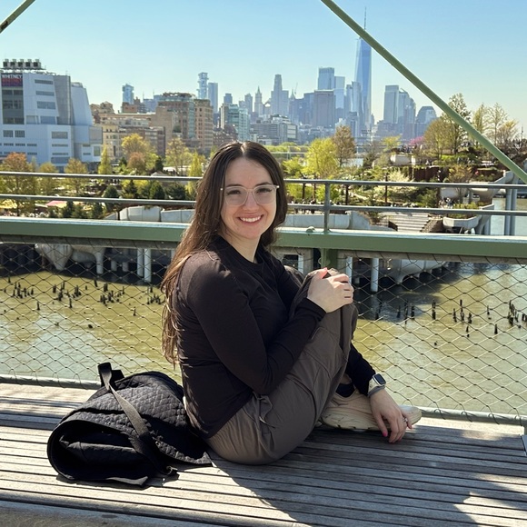 Meet your Posher, Alisha - Picture 1 of 1